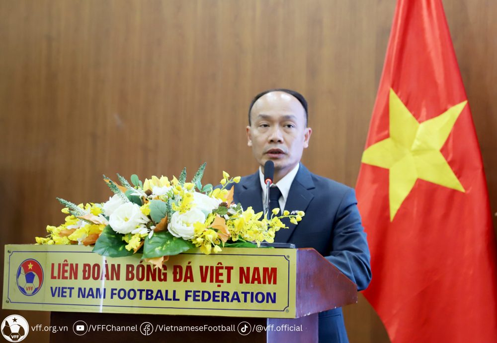 lên đoàn bóng đá việt nam