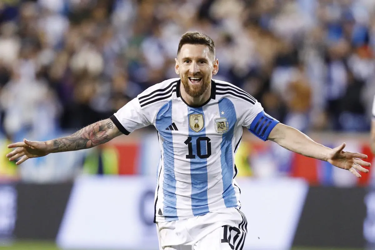 Lionel Messi là một trong những cầu thủ vĩ đại nhất mọi thời đại với nhiều danh hiệu MVP trong sự nghiệp