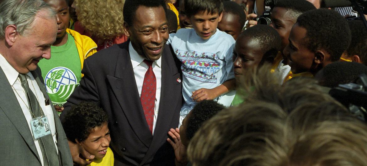 Pele cũng là một đại sứ của UNICEF và UNESCO